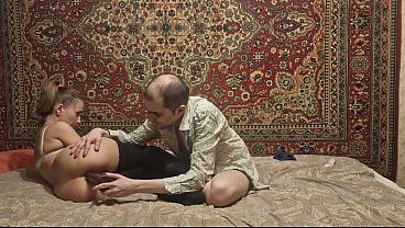 Man opens a girl’s anal hole big black dildo